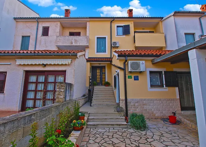 Family Friendly Apartment 946